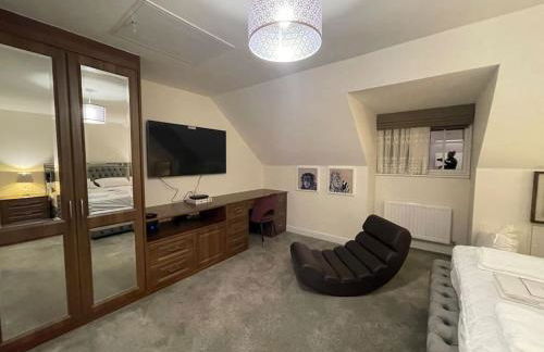 MODERN 4 BEDROOM HOUSE WITH GARDEN & PARKING - Foto 25