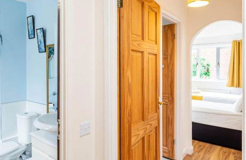 Spacious 4 Bedroom Home in Central Milton Keynes - Foto 28