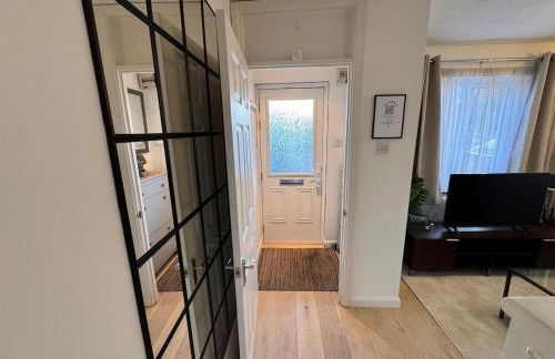 Windsor & Legoland Stay, Slough & Free Parking - Berkshire - Foto 7