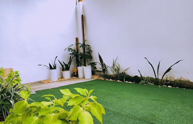 Serene 2BR Escape Poolside Bliss - Foto 27