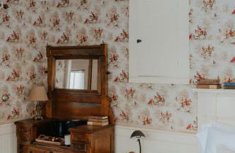 Book Village Inn - Twain Room Queen Bed - Foto 12