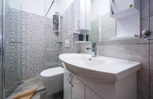 3 Bedroom Amazing Home In Plomin - Foto 23