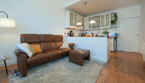 Central 1-bed flat - Walk to shops, pubs and station - Foto 4