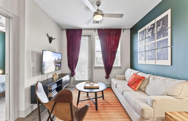 Comfy 1BR King Suite Close to Downtown w Fast Wifi - Foto 1