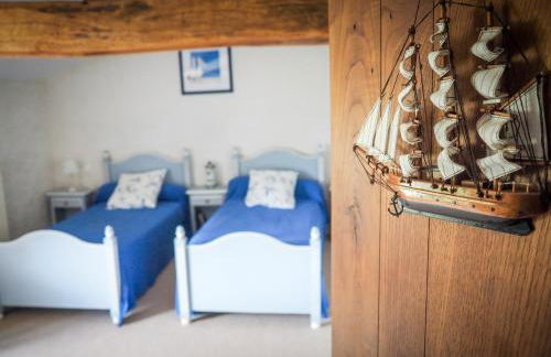 Holiday Home in Saint-laurent-de-la-salle With Pool - Foto 8