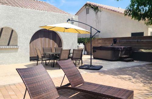 Hot Tub and Fire Pit Phoenix Oasis Near Hiking! - Foto 3