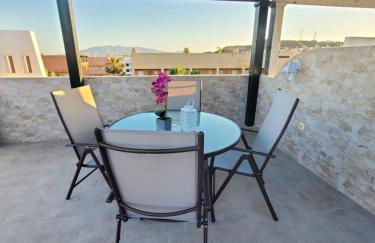 Ático dúplex con piscina privada y vistas al mar en Paraíso de Vera! - Foto 52