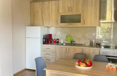 Η Αυλή - Photo 38