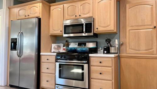 Charming Farmhouse w King Bed Hot Tub & EV Charger - Foto 5