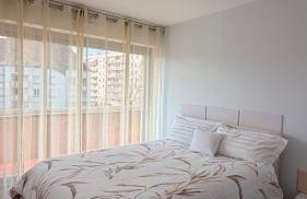 Bel appartement spacieux et lumineux de 100m2 au 3e étage avec ascenseur -A 5mn à pied du parc des expositions congrès de Dijon et ENG et 10mn du centre ville place Parking devant l'immeuble - Foto 2