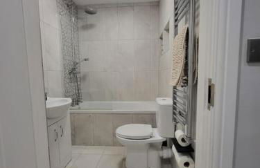 Cosy Four Bedroom Home - Foto 18