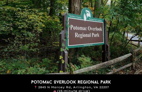 Charming 4BR Retreat in Arlington Sleeps 12 NearDC - Foto 25