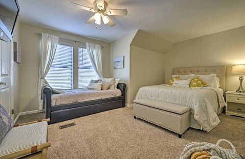 Modern Townhome with Patio, Next Door to Resort - Foto 13