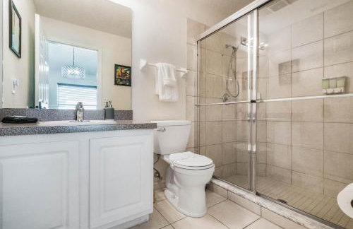 Great Location, gated community, private heated POOL - Foto 47