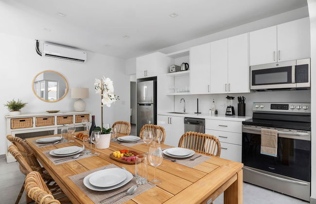 3BR 3BA Newly Built w Private Pool 5 min 2 Beach - Foto 3