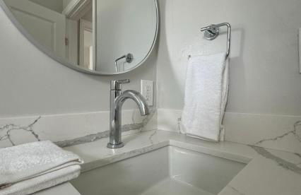 Amazing La Jolla Ocean View 2 bedroom apartment - Photo 19