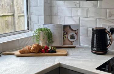 Spacious Bungalow in St Helens, 1-Min Drive to Carr Mill Bridge - Foto 27