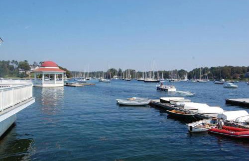 Manchester by the Sea|Outdoor Fireplace|King Bed - Foto 30