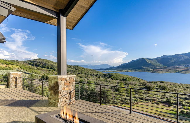 Reflection by Avantstay Sleeps 18 Lake Views Hot Tub Game Room - Foto 47