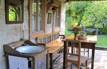 Cottage on Hill - Photo 7