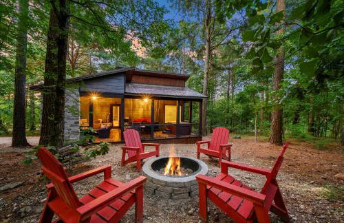 Romantic 1BR Cabin in Broken Bow HotTub, FirePit - Foto 1