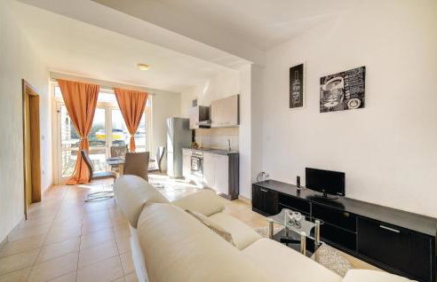 2 Bedroom Stunning Apartment In Divulje - Foto 3