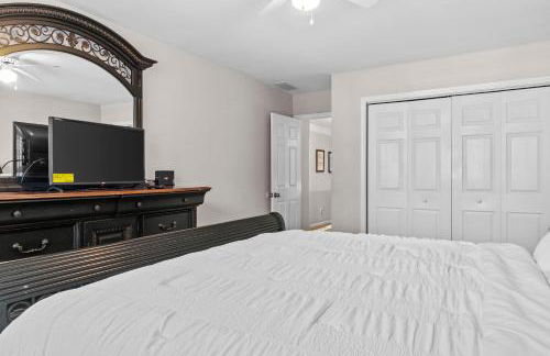 New to Vrbo Jefferson Poolside Escape w pool - Foto 19