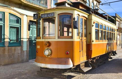 Enjoy a Beautiful Sunset in Porto - Foto 26