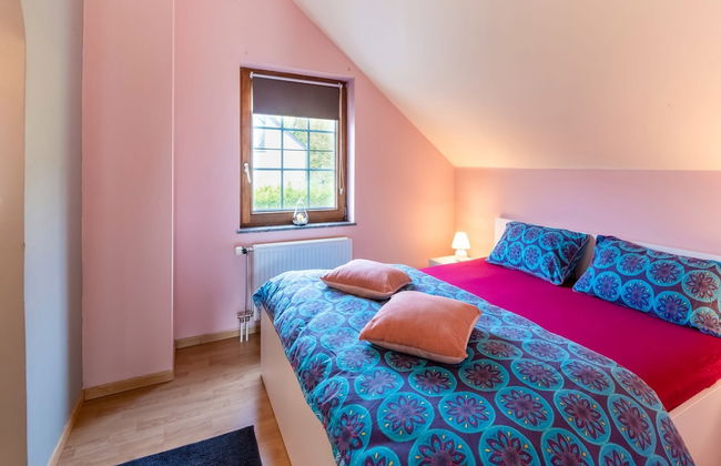 Holiday Home With hot tub in Vielsalm - Photo 2