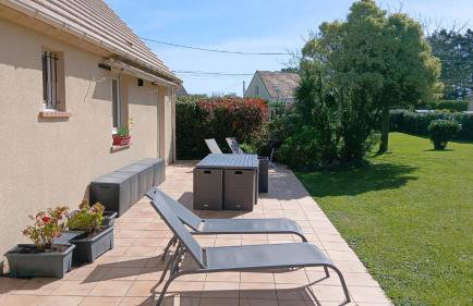 Saint Ho Mer Maison lumineuse vue mer 8 pers 4 chambres 2 sdb 2 WC étage rénové en 2025 belle terrasse grand jardin clos parking 8 mn à pied petite plage grand jardin près de Port en Bessin, Bayeux et plage Omaha beach - Foto 17