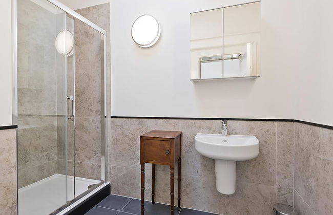 Henrietta Suites City Centre - Photo 63