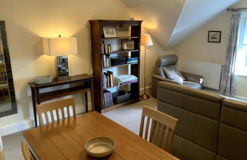 Large 2 bedroom town centre flat with free parking - Foto 20