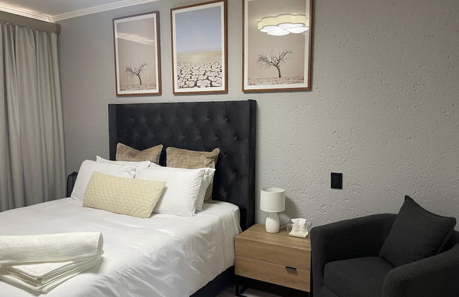 3 Bedroom Apartment in the Heart of Sandton - Photo 13