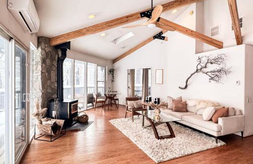 Wildland Aerie at Treehaus with Creekside Hot Tub Pets OK - Foto 7