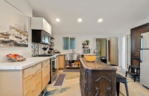 Next to Downtown Huge yard with Parking - Foto 1