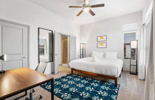 Spacious LUX 2BR 2B Unit in Austin with Pool! - Photo 33