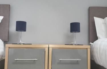 4 Bedroom Home - Sleeps 7 Pet Friendly & Parking - Foto 12