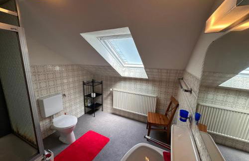 Private Spacious Villa near Winterberg and Willingen 14 Guests HUGE GARDEN Free Parking for Multiple Cars - Foto 19