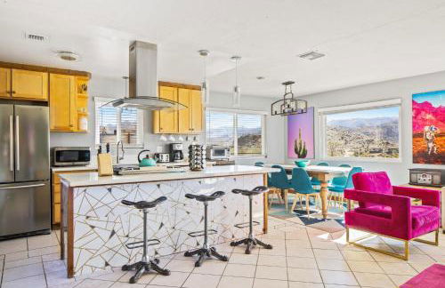 Neon Moon An Elevated Experience w Pool and Spa - Foto 6