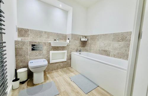 Brand New Modern 2 bedroom Flat Near City Centre - Foto 8