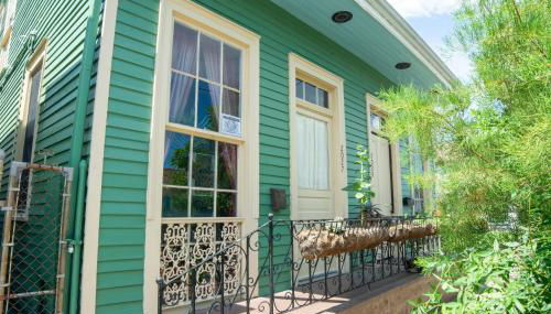 Marigny Cottage steps from Frenchmen St - Foto 1