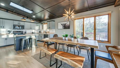 Pet Friendly with Game Room, Hot Tub and Private Dock! - Foto 2