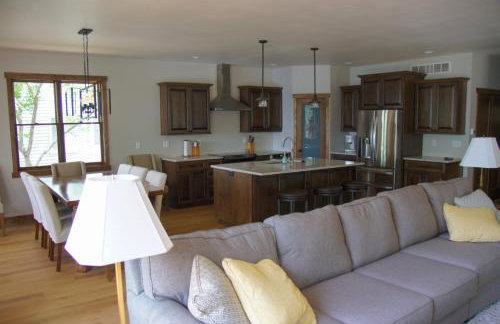 Lakefront Home 4 Bedroom 4 Bath Sleeps 12 - Foto 15