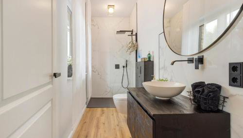 Luxurious Family House - Photo 3