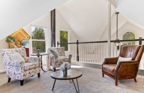 Charming 4BR Wine Country Getaway with Spa & Firepit - Foto 30