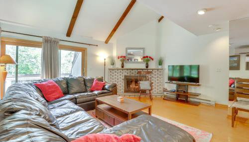 Community Indoor Pool Tannersville Townhome - Foto 3