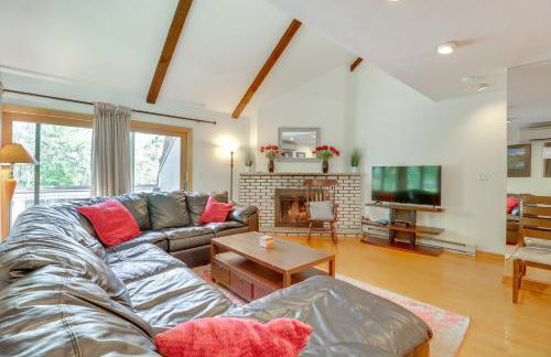 Community Indoor Pool Tannersville Townhome - Foto 3