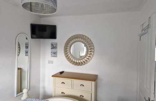 Dartmouth Caldon Holiday Chalet Sleeps 4 wifi elec inc Pets welcome - Foto 13