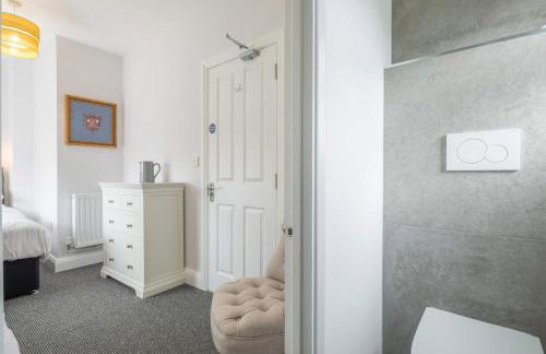Modern 4-Bedroom Detached Home in Central Cambridge with Parking - Foto 26