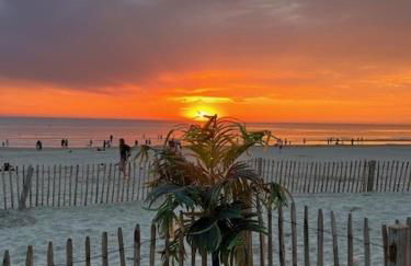 Les Obiones, vue latérale mer, Fort Mahon Plage, magnifique studio cabine 4p, avec balcon , parking privé gratuit, wifi, classé 2 étoiles, exposition plein sud en Baie de Somme - Foto 1